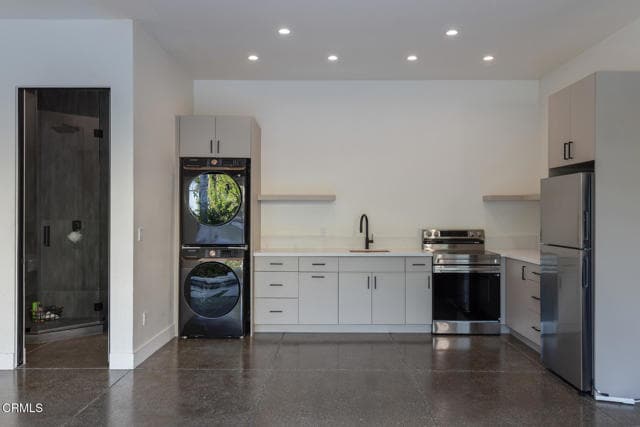 Building Photo - 620 Houseman St