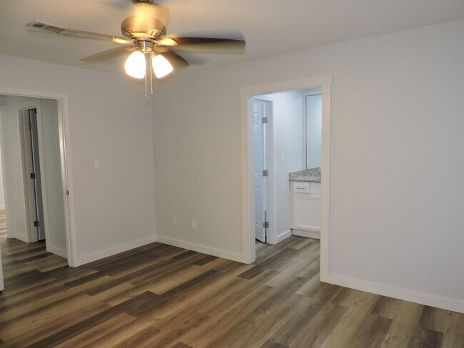 Building Photo - Lots of updates!