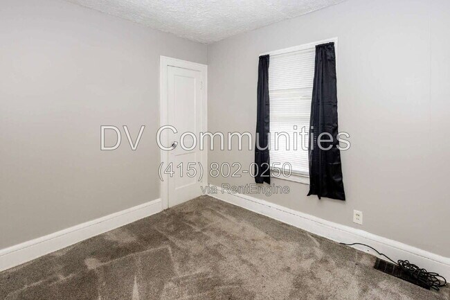 Building Photo - 854 Eva Ave