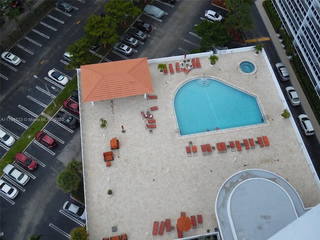 Building Photo - 20515 E Country Club Dr