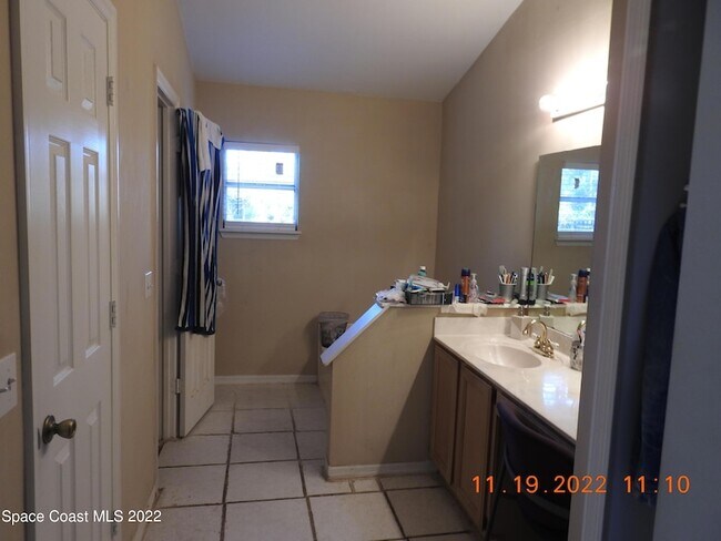 Building Photo - 1208 Stadt Rd NW