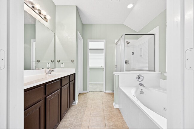 Building Photo - 24822 Diamond Run Ct