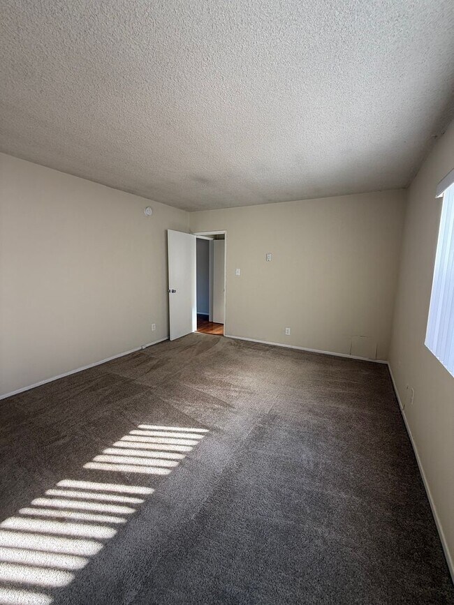 Building Photo - Valley Village-One Bedroom Apartment – Lig...