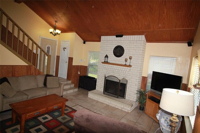 Building Photo - 420 Old Course Dr