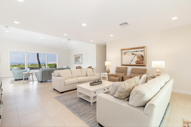Building Photo - 1426 N Ocean Blvd