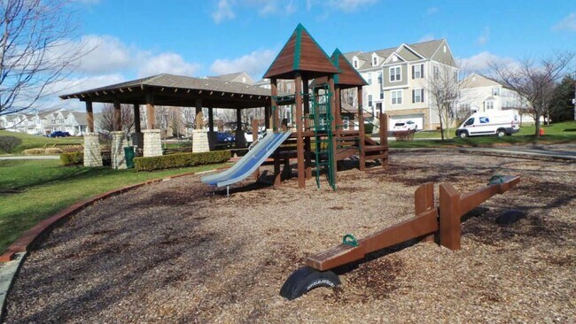 Building Photo - 6337 Chetti Dr