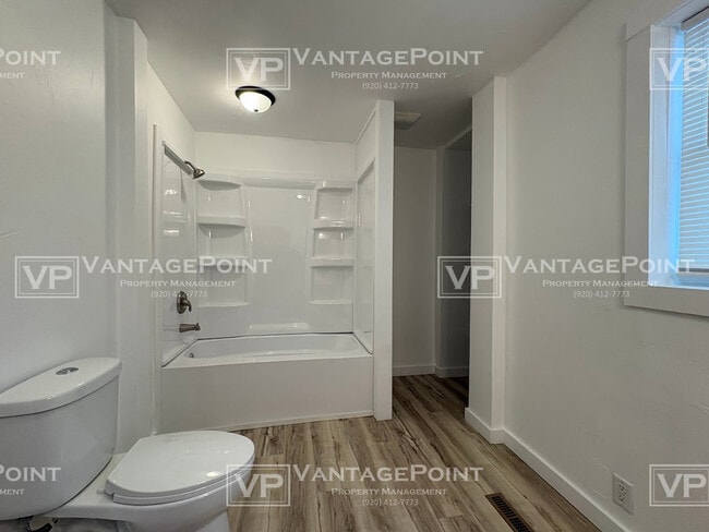 Building Photo - 2106 Thomas St