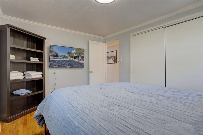 Building Photo - Completely Renovated & Fully Furnished 2Bed/1Bath/1 garage in Arvada!