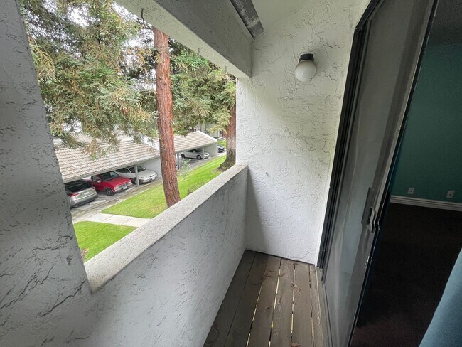 Building Photo - 1055 N Capitol Ave