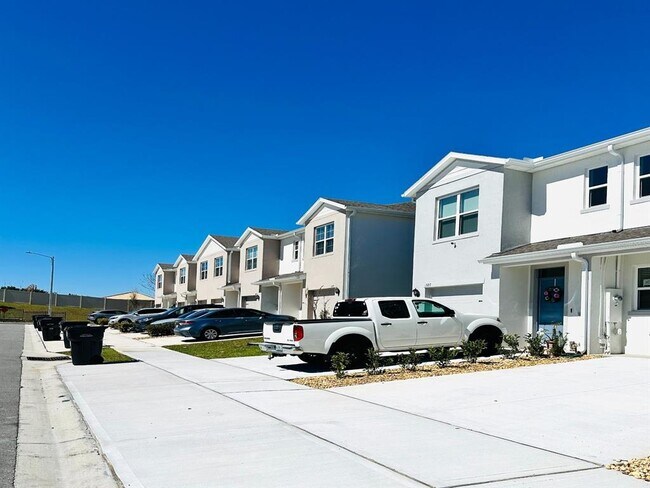 Building Photo - 1335 Tallowwood Ln