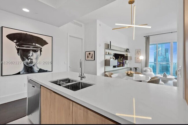 Building Photo - 951 Brickell Ave