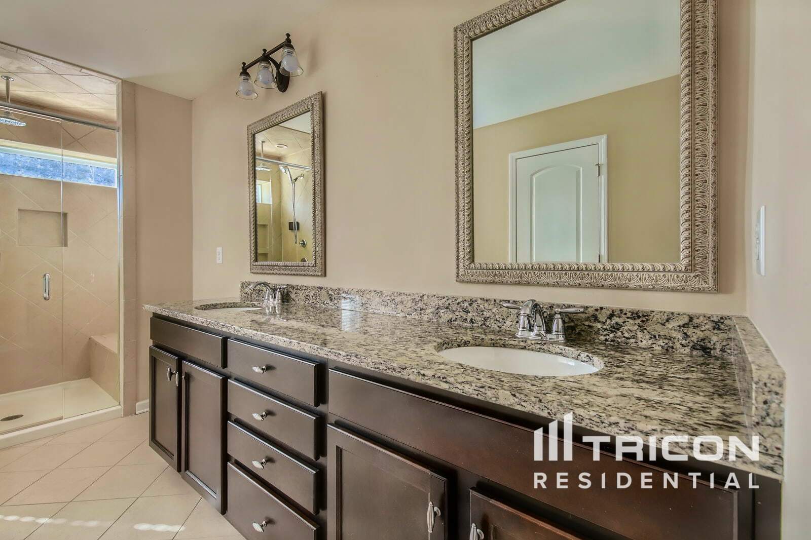 Building Photo - 2102 Eddie Massey Ln