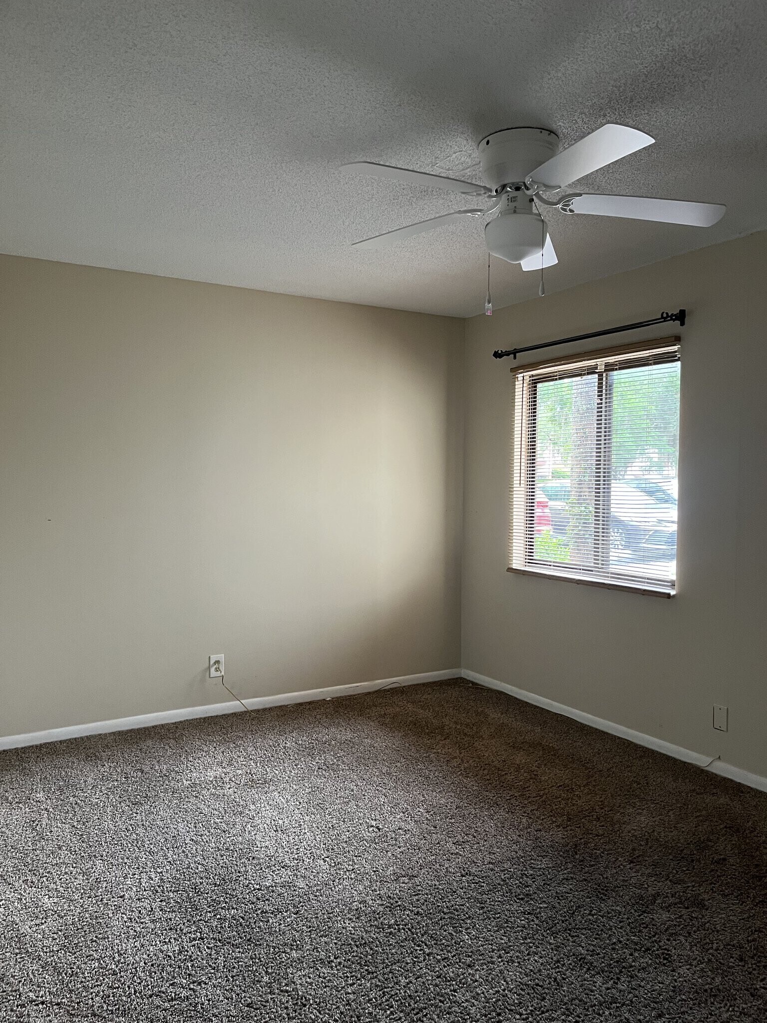 Building Photo - 671 Midway Dr
