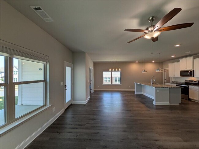 Building Photo - 3660 Salvia Dr