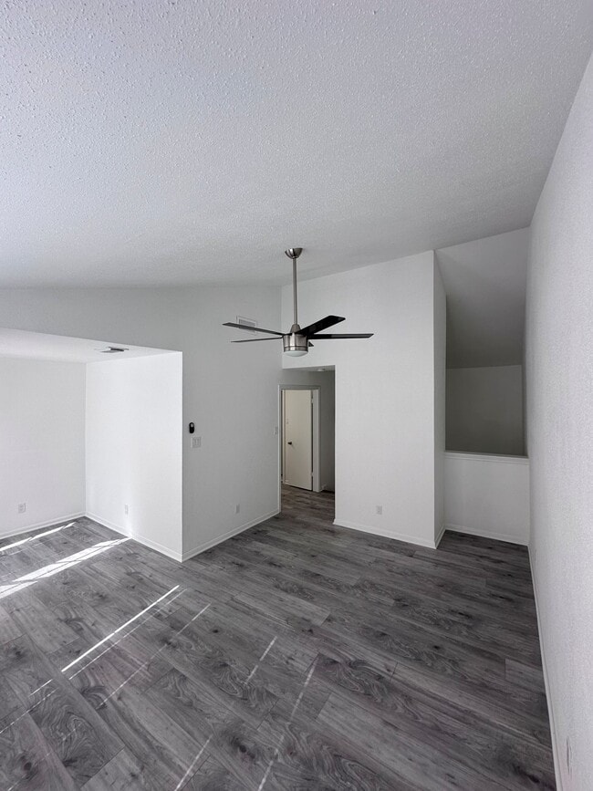 Building Photo - 2121 El Paseo St