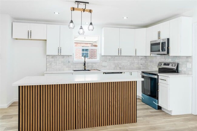 Building Photo - 1011 Crossfield Dr