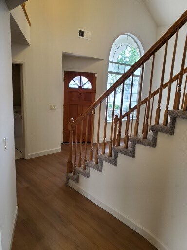 hallway to laundry room, garage entry - 2040 Goldenrod Ln
