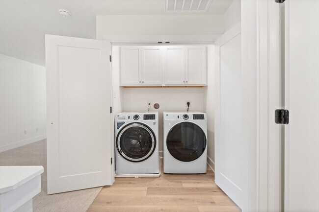 Building Photo - 5811 S 31st St