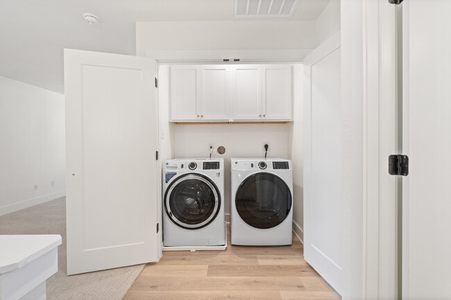 Building Photo - 608 Mercado St