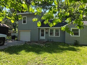 Building Photo - 11208 Applewood Dr