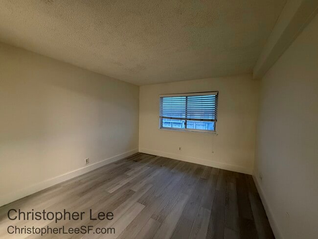 Building Photo - 3839 Radburn Dr