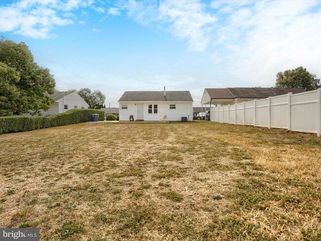 Building Photo - 1300 Strafford Rd