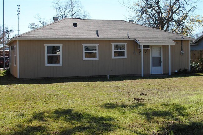 Building Photo - 7617 Delavan Dr