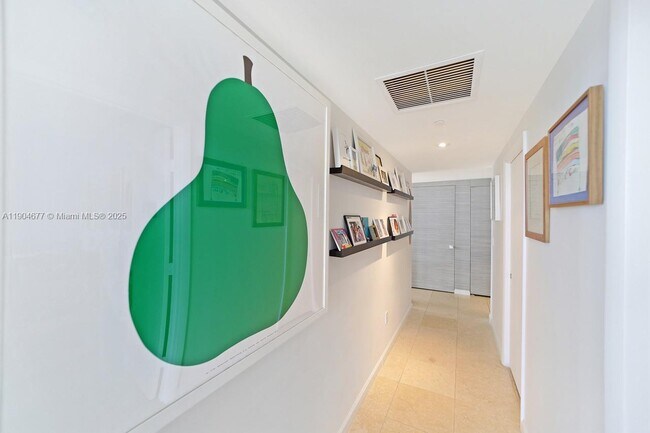 Building Photo - 465 Brickell Ave