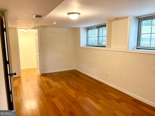 Building Photo - 4059 Charleston Ct SE