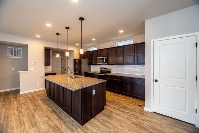 Building Photo - Beautiful Home in Mosaic Neighborhood