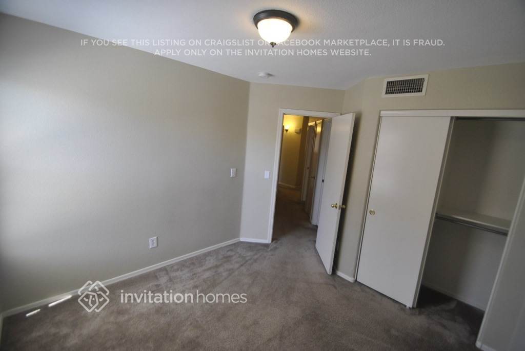 Building Photo - 12809 W Roanoke Ave