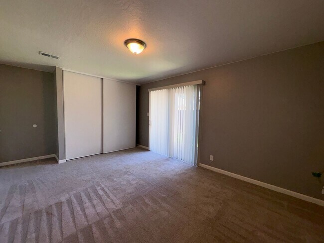 Building Photo - 1209 Vienna Ct