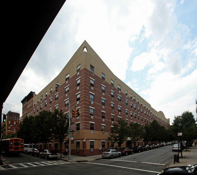 Primary Photo - Olga Mendez Apartments