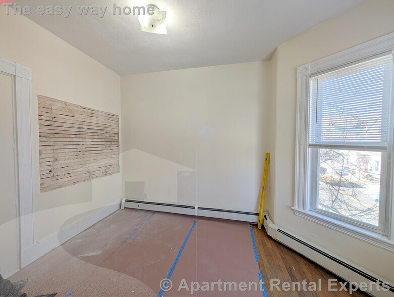 Building Photo - 392 Washington St