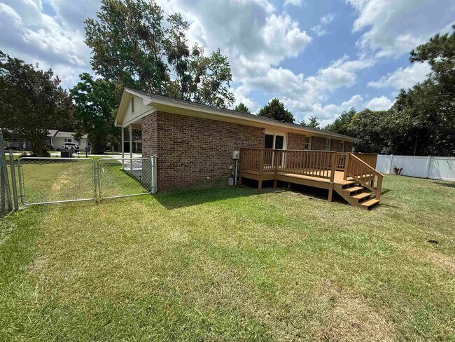 Building Photo - 615 Burcale Rd Cir
