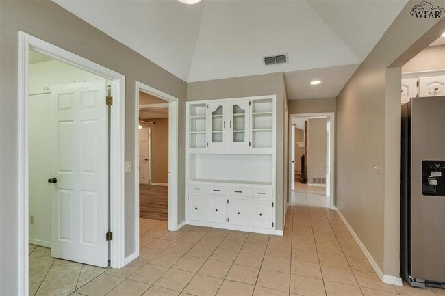 Building Photo - 4301 Shady Ln