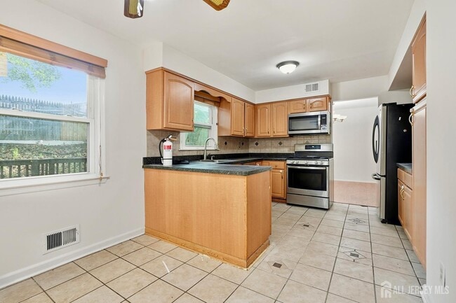 Building Photo - 30 Brookside Rd