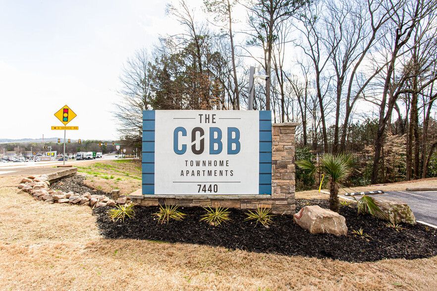 Building Photo - The Cobb Apartments-Townhomes