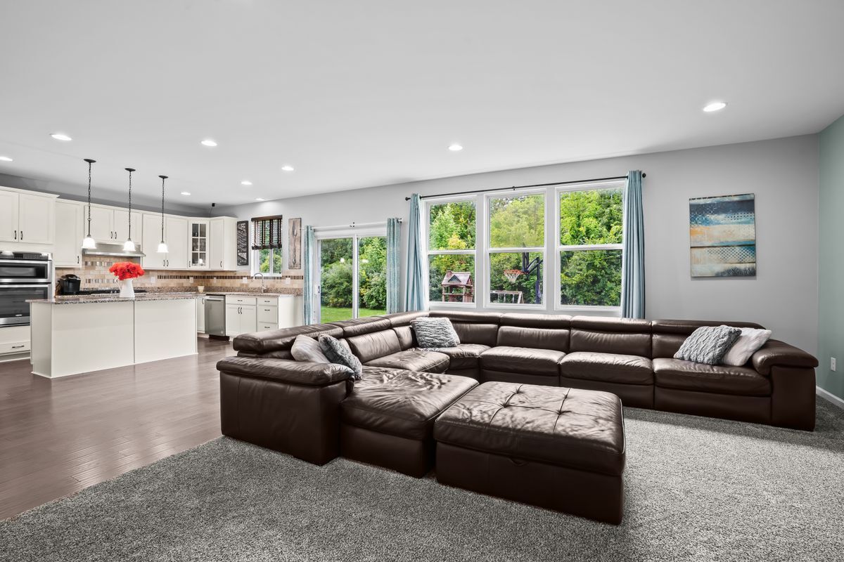 Building Photo - 49645 Hartwick Dr