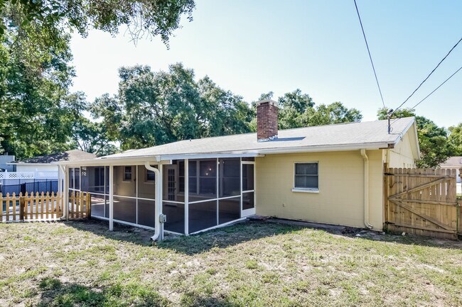 Building Photo - 2554 Lake Ellen Cir