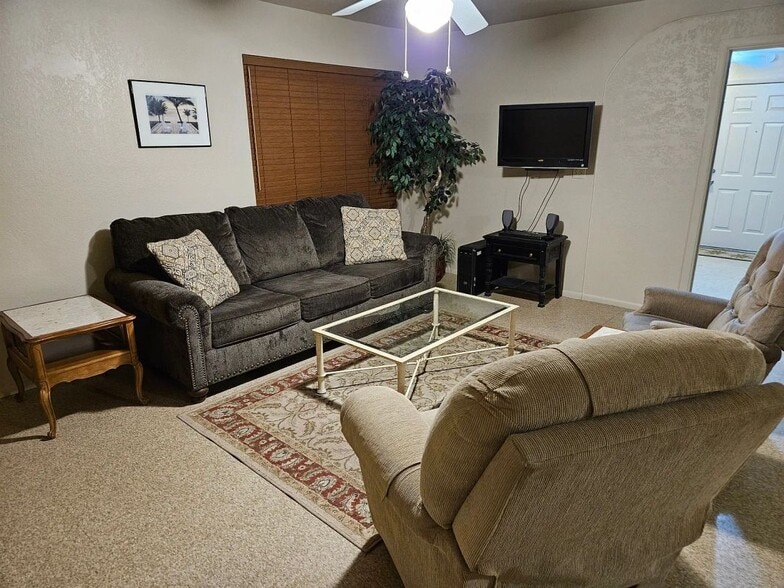 Building Photo - 820 S Yaqui Dr