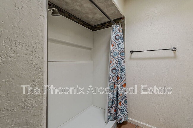 Building Photo - 8638 S 51st St