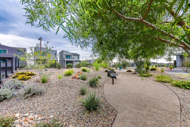 Building Photo - 3 Bed Nicely Upgraded Summerlin TownHome