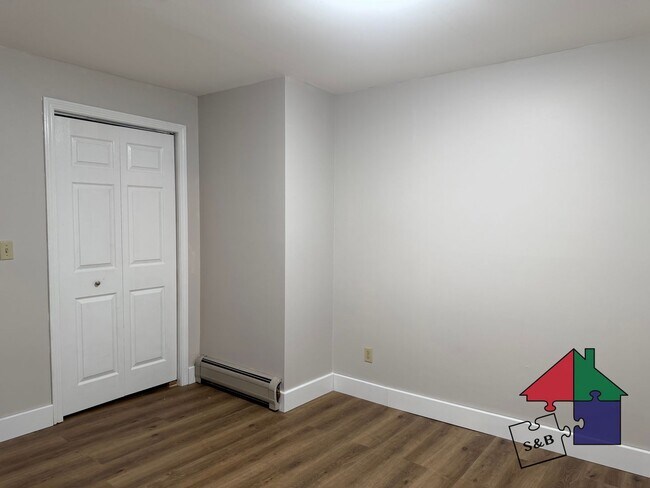 Building Photo - 390 S Barre Rd