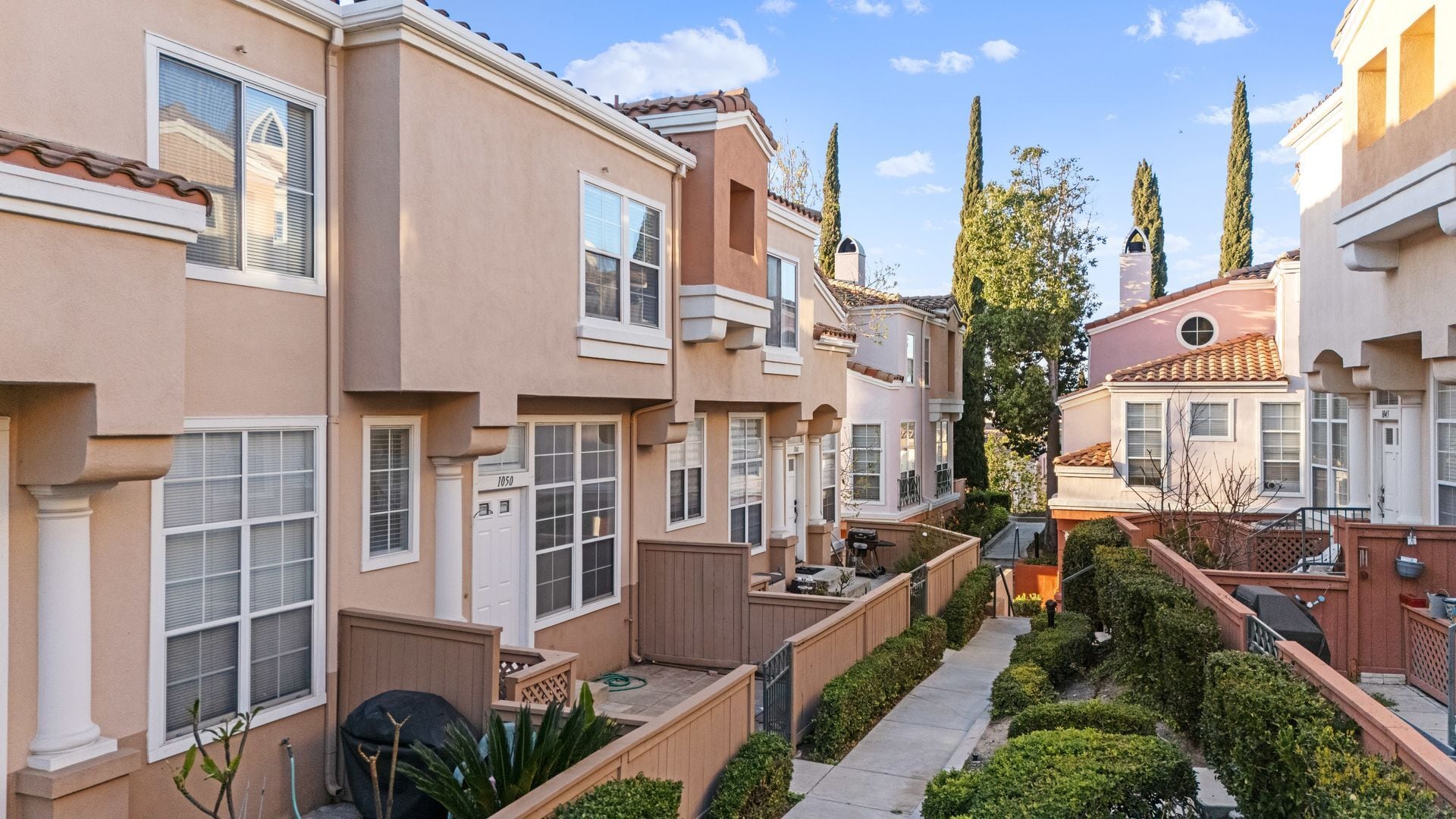 Building Photo - 1050 S Volterra Way