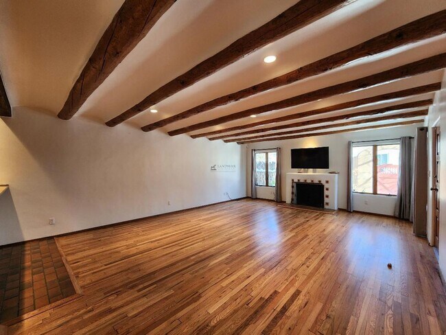 Building Photo - 602 Griffin St