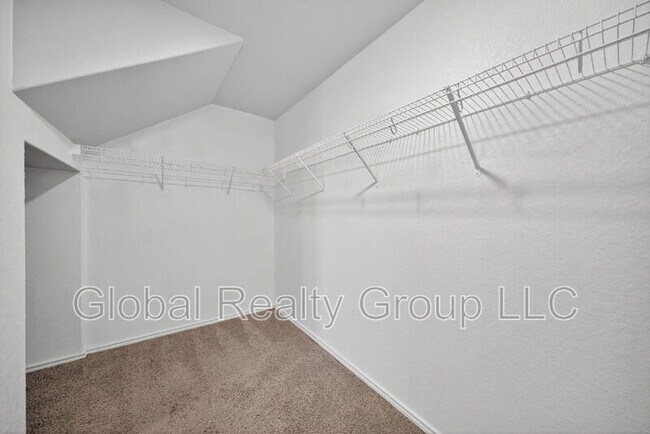 Building Photo - 7139 Quarter Moon