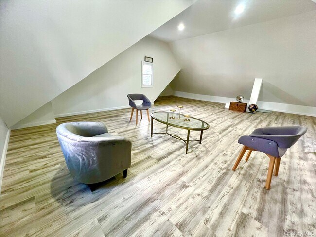 Building Photo - 128 W Main St