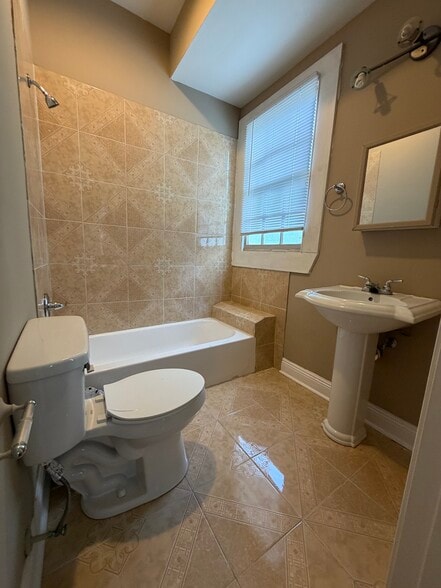 Bathroom1 - 1910 Esplanade Ave