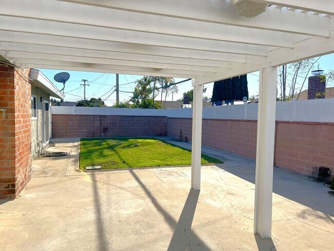 Building Photo - SAN MARINO DR  BUENA PARK, 90620  (4 BED / 2 BATH)